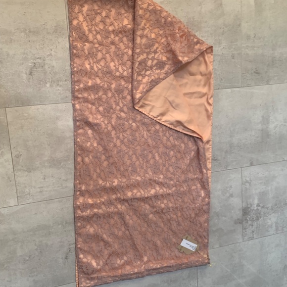 NWT “Sir Alistair Rai” Lace Mobius Scarf - Picture 3 of 6